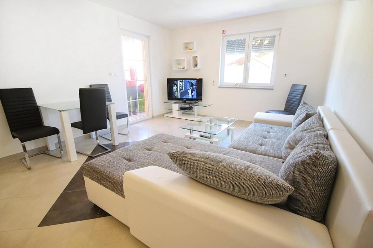 Apartment Borka Медулин Экстерьер фото